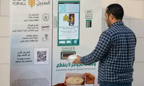 Dubai expands ‘Bread for All’ initiative with smart meal-dispensing devices