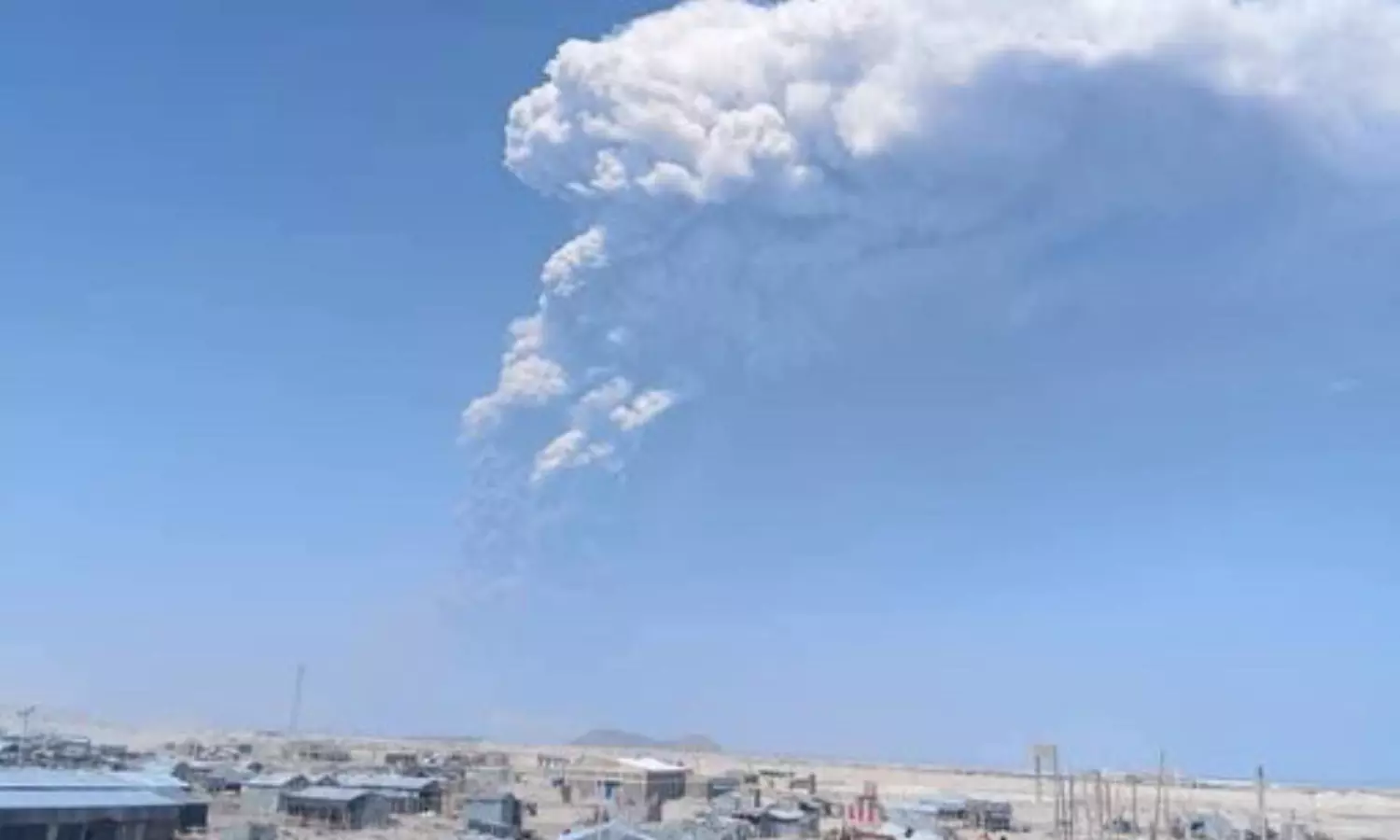 Ethiopian volcanic ash disrupts India–UAE air traffic, several flights rerouted