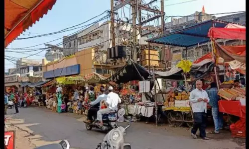 Right wing group assaults man in Bhopal accusing him of ‘lying about his religion’ Right wing group assaults man in Bhopal accusing him of ‘lying about his religion’