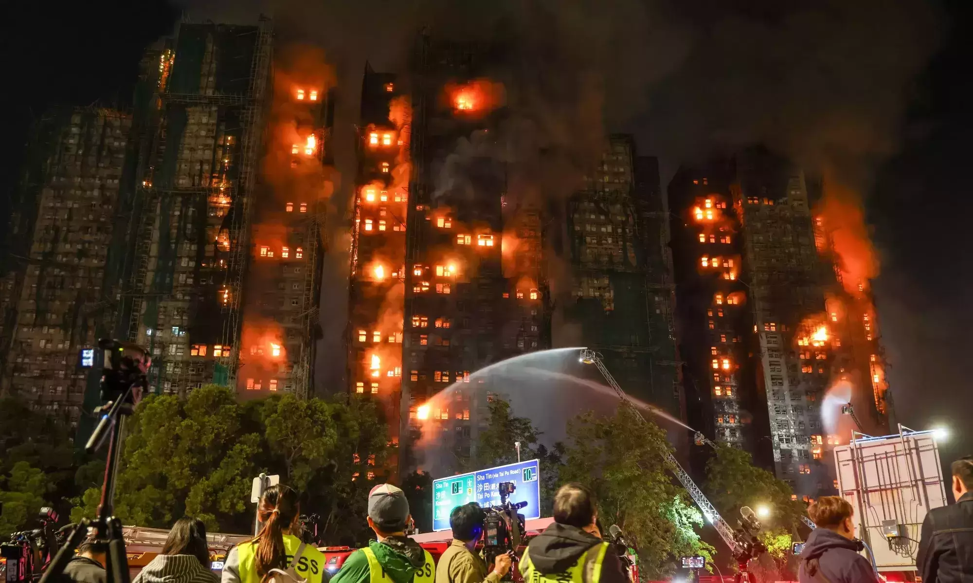 Death toll rises to 44 in Hong Kong high-rise fire, 279 still missing Death toll rises to 44 in Hong Kong high-rise fire, 279 still missing