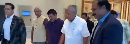 CM Vijayan appeals for unity among Kerala MPs ahead of Parliament session CM Vijayan appeals for unity among Kerala MPs ahead of Parliament session