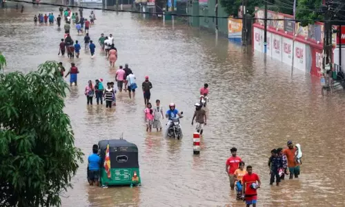Indonesia, Thailand and Sri Lanka struggle as death toll from floods passes 900 Indonesia, Thailand and Sri Lanka struggle as death toll from floods passes 900
