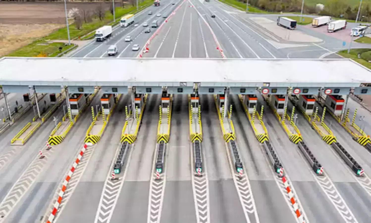 Centre promises new barrier-free highway toll system in a year