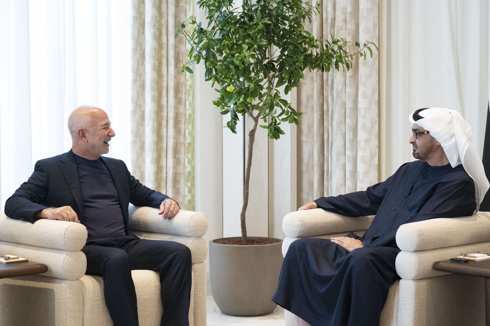 UAE President meets Jeff Bezos in Abu Dhabi