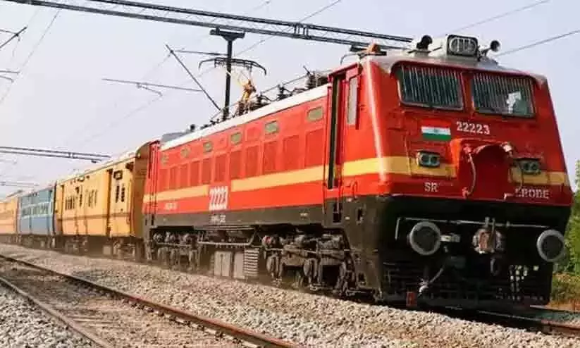 Railway automatically allots lower berths to elderly: Centre tells RS