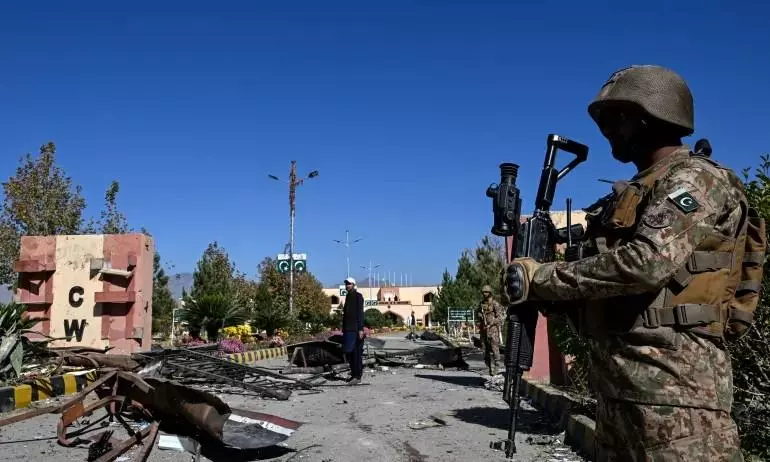 Four civilians killed as Afghanistan, Pakistan trade heavy fire along tense border Four civilians killed as Afghanistan, Pakistan trade heavy fire along tense border