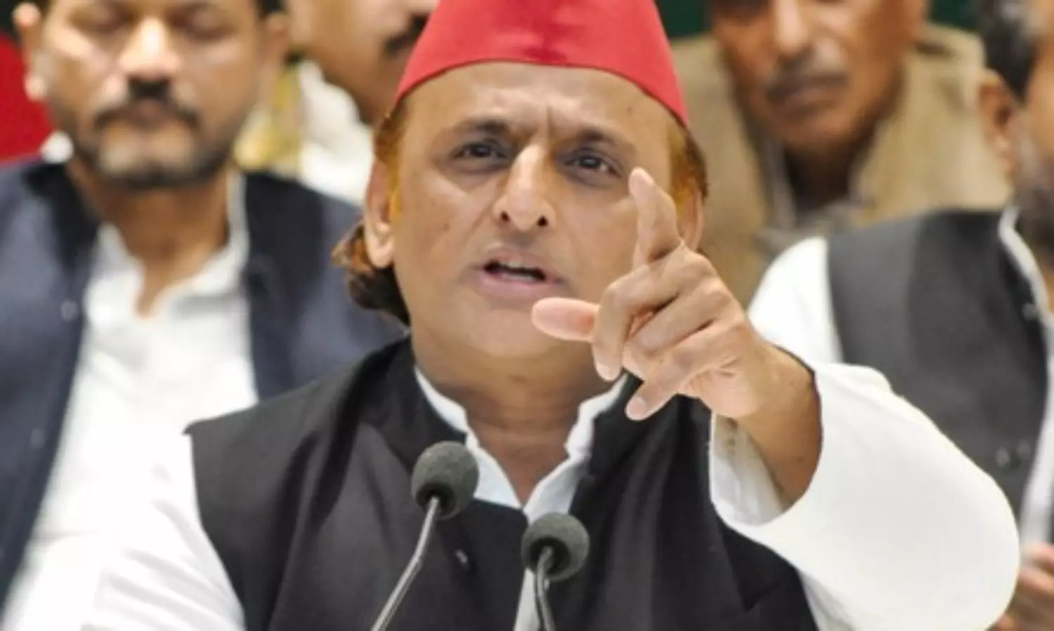 More important to act than sing: Akhilesh Yadav on Vande Mataram debate