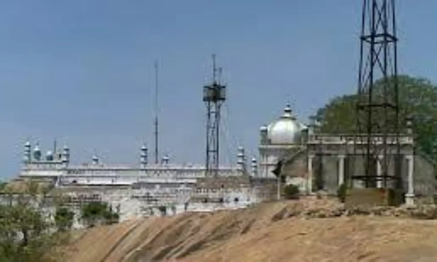 Hazrat Sikandar Badusha Dargah on the Thiruparankundram hill