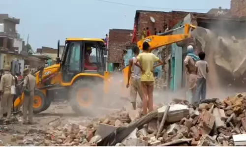 Bihar: Tension escalates in Kishanganj after bulldozer action, officer flees Bihar: Tension escalates in Kishanganj after bulldozer action, officer flees