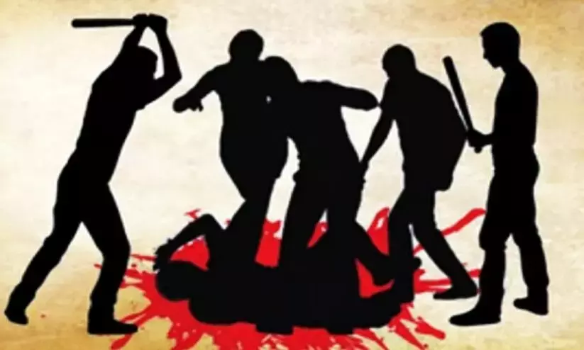 Hindutva men thrash 2 Muslim vendors for selling non-veg in Kolkata