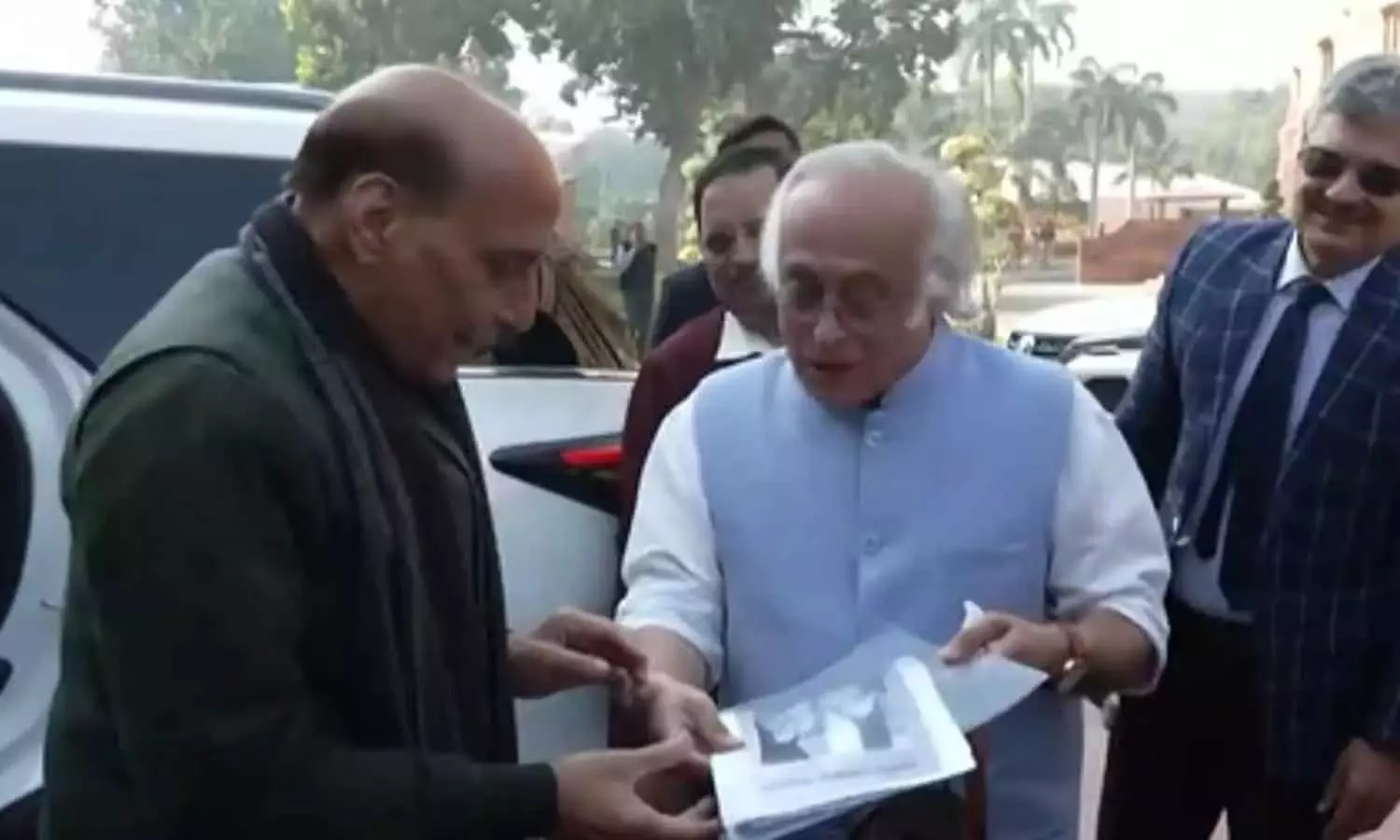 Jairam Ramesh hands Patel’s daughter’s diary to Rajnath Singh amid row over Nehru–Babri Masjid claim