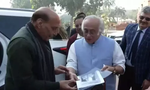 Jairam Ramesh hands Patel’s daughter’s diary to Rajnath Singh amid row over Nehru–Babri Masjid claim