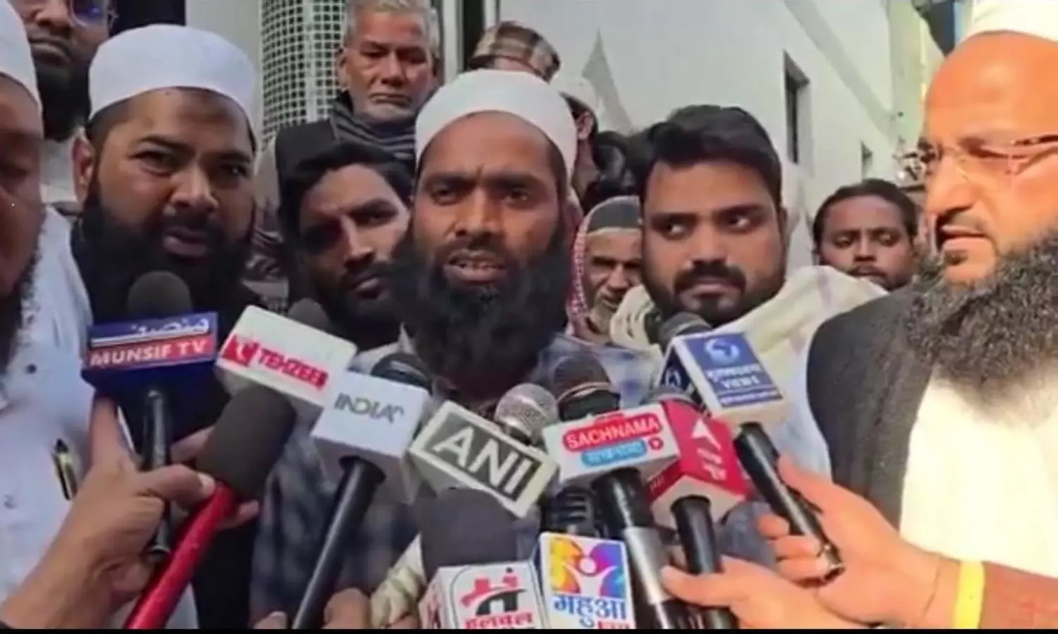Muzaffarnagar muezzin arrested following backlash over police action after azaan