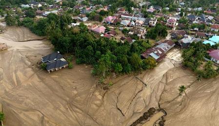 Death toll in Indonesia floods exceeds 1,000, recovery efforts in progress