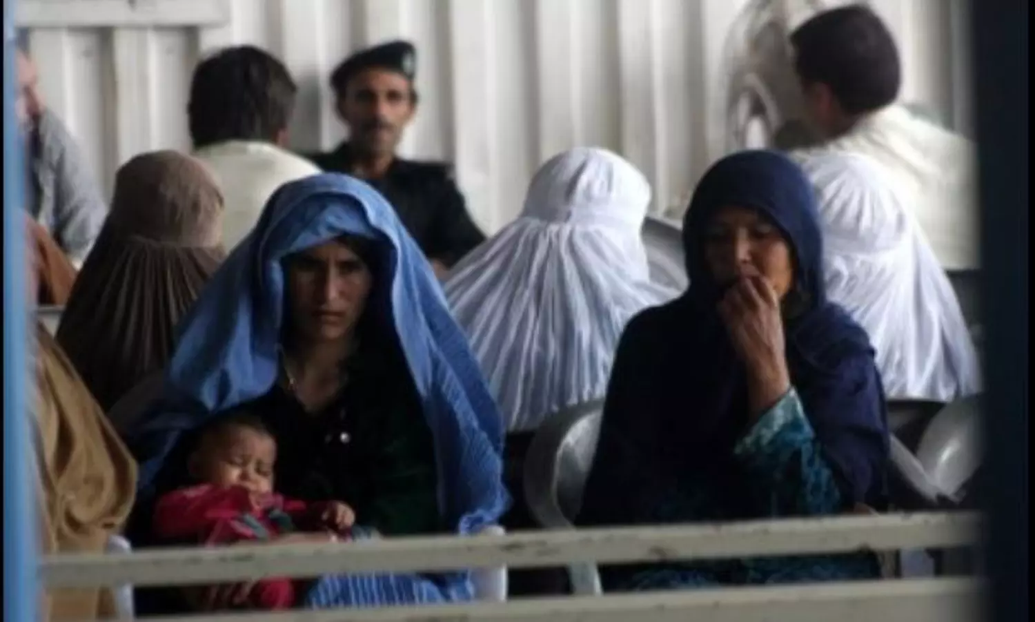 Over 4,500 Afghan refugees forcibly repatriated from Pakistan, Iran in single day: Taliban