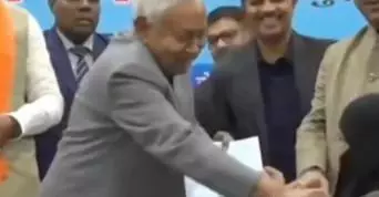 Bihar CM removes woman’s hijab; Zaira Wasim demands ‘unconditional apology’ Bihar CM removes woman’s hijab; Zaira Wasim demands ‘unconditional apology’