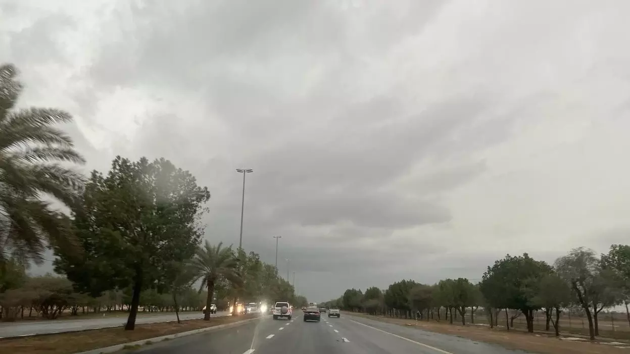 UAE issues weather warnings in Abu Dhabi, Dubai ahead of heavy rain, storms UAE issues weather warnings in Abu Dhabi, Dubai ahead of heavy rain, storms
