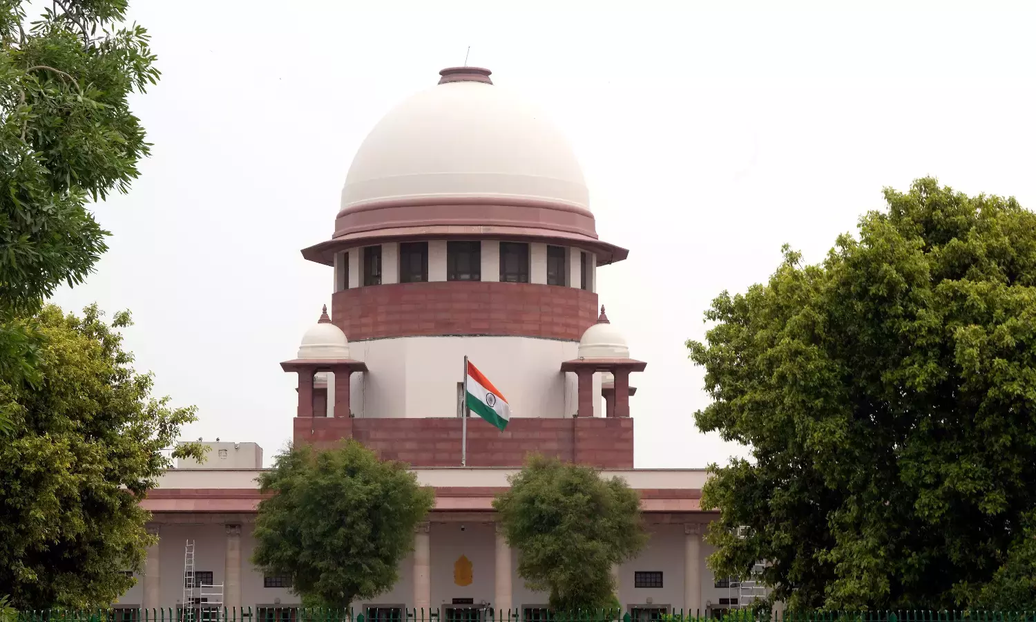 SC asks EC to consider extending SIR deadline in UP, Kerala SC asks EC to consider extending SIR deadline in UP, Kerala