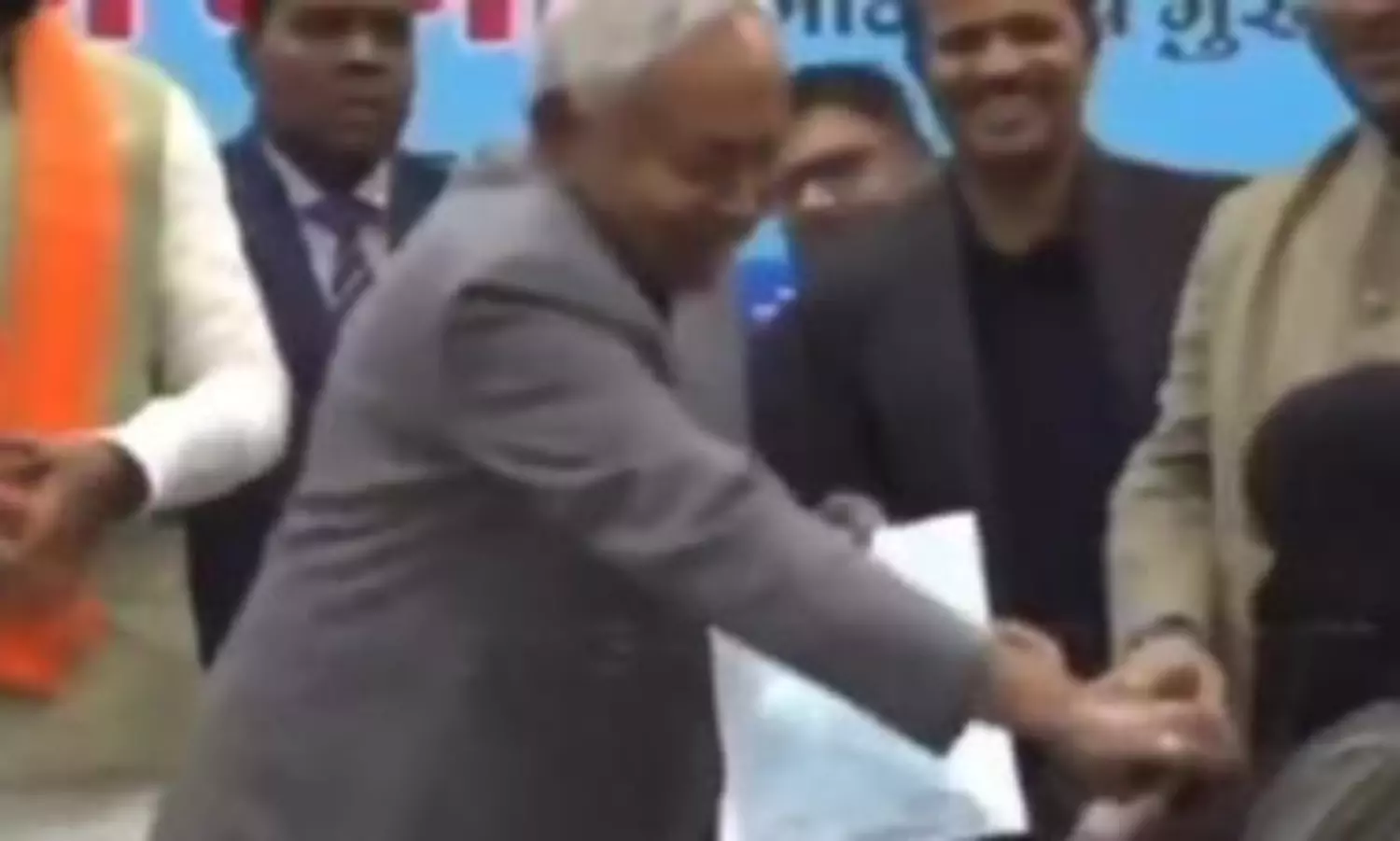 Women protest in Kolkata against Nitish Kumar; demand apology from CM