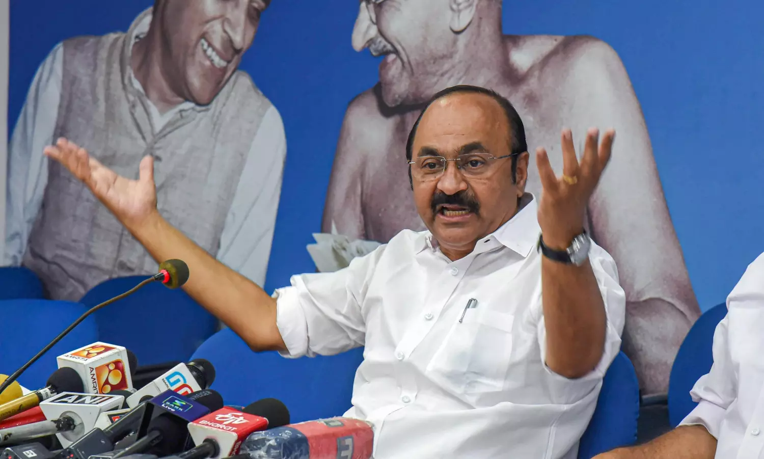 2 IPS officers blocking SIT probe into Sabarimala gold theft: LoP Satheesan