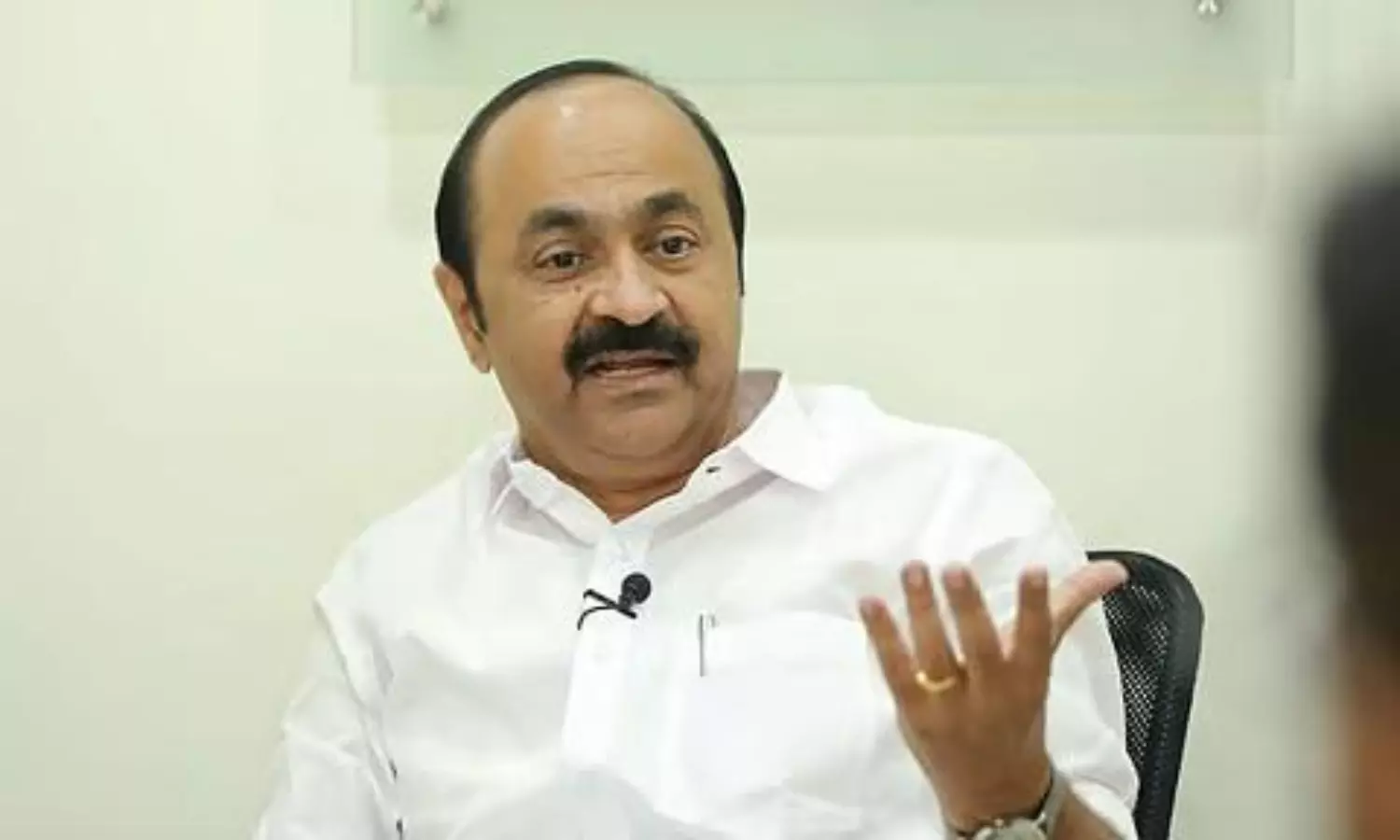 Political and church leaders condemn attacks on Christmas festivities in Kerala