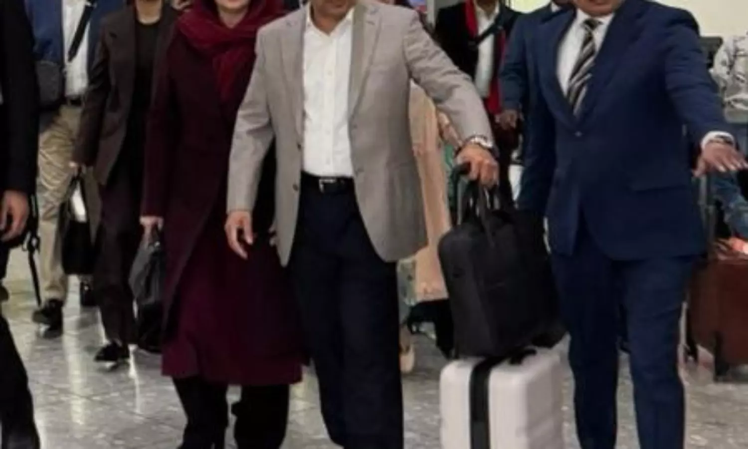 Bangladesh leader Tarique Rahman returns to Dhaka after 17 years in exile