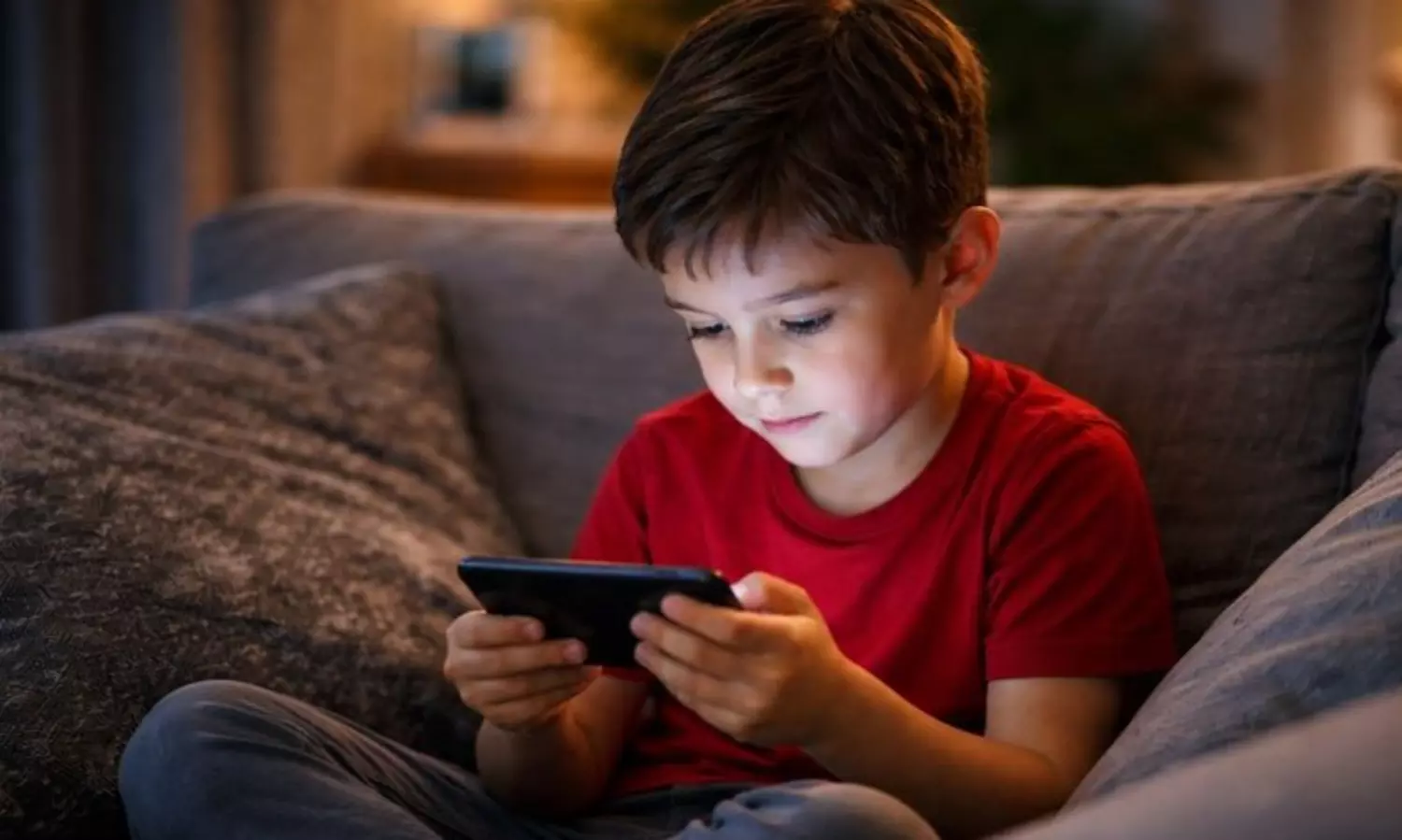 UAE issues federal decree-law to regulate child digital safety