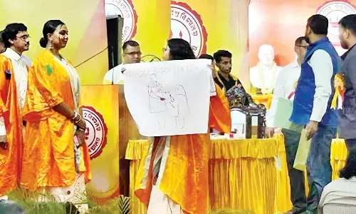 Jadavpur University students stage protest at convocation alleging hijab discrimination