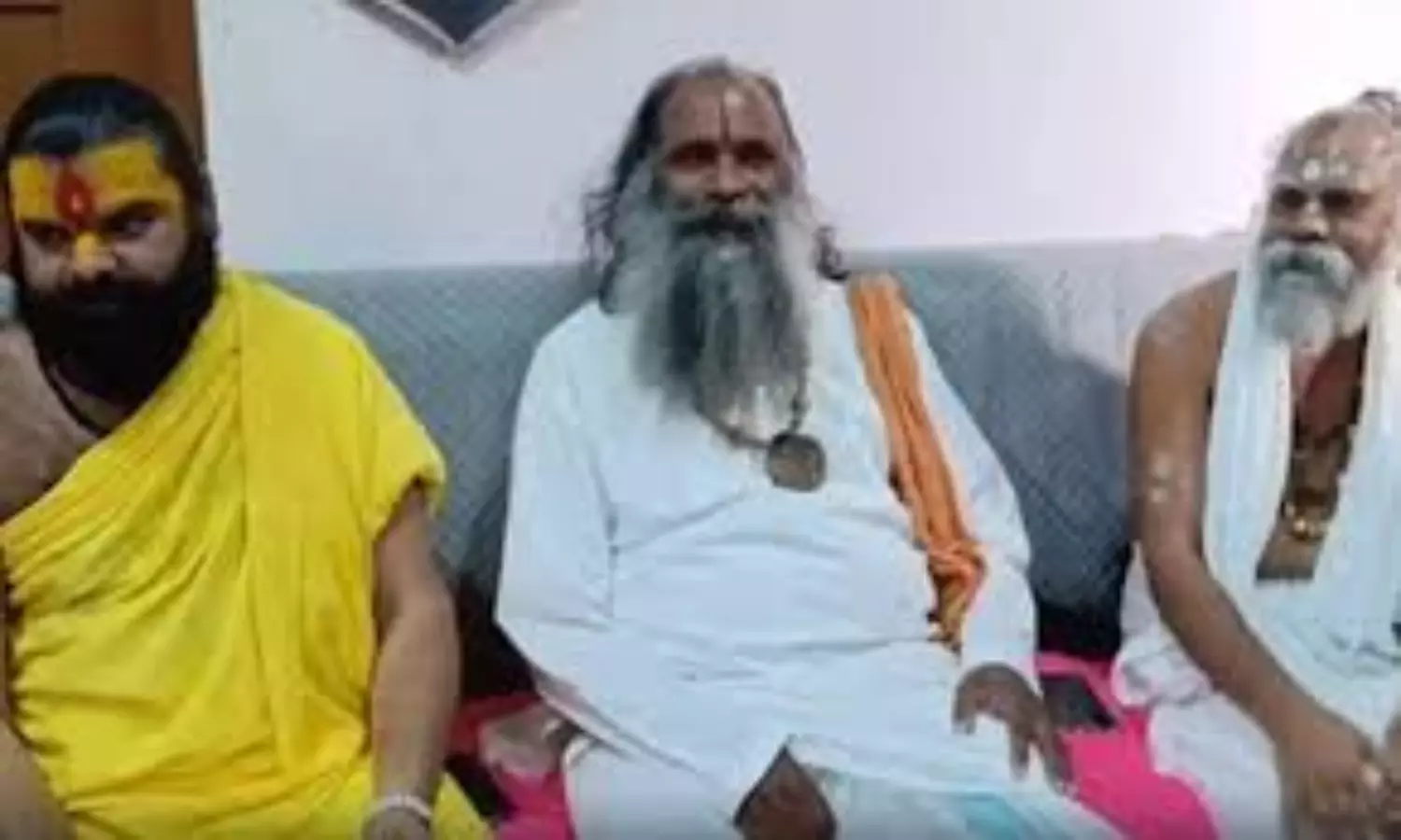 Hindu seers threaten to disrupt IPL matches if Bangladeshi cricketer plays