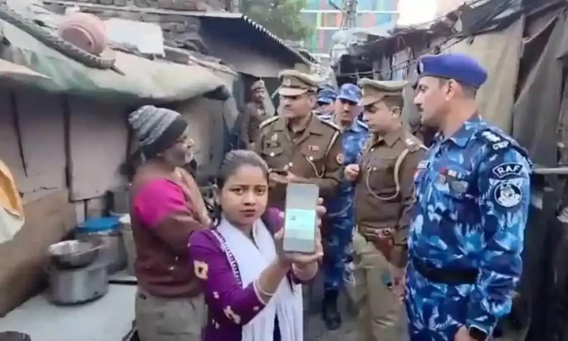 Ghaziabad police officer warned after using ‘device’ to label Bihar man a Bangladeshi immigrant Ghaziabad police officer warned after using ‘device’ to label Bihar man a Bangladeshi immigrant