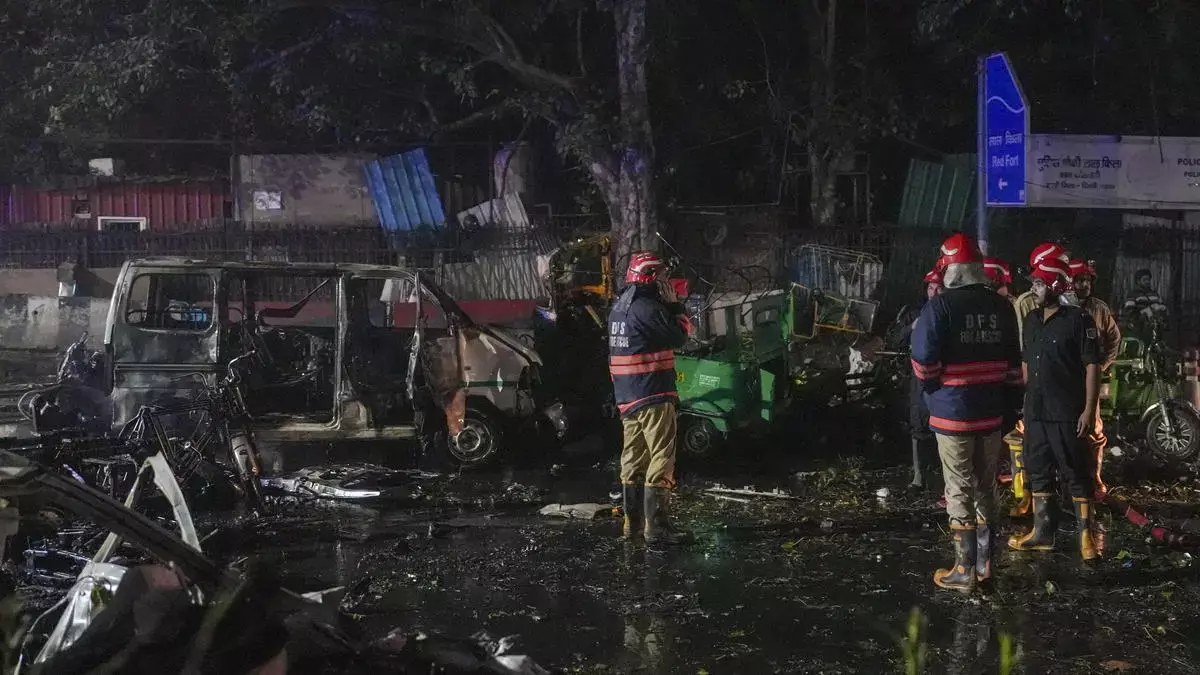 Red fort blast: Accused used ‘ghost’ SIMs to contact Pakistani handlers Red fort blast: Accused used ‘ghost’ SIMs to contact Pakistani handlers