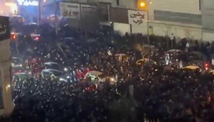 Australia, Canada, EU urge Iran to end lethal force against protesters 