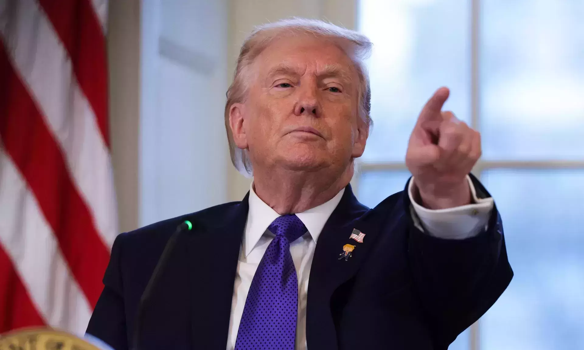 Trump declares national emergency to shield Venezuelan oil funds