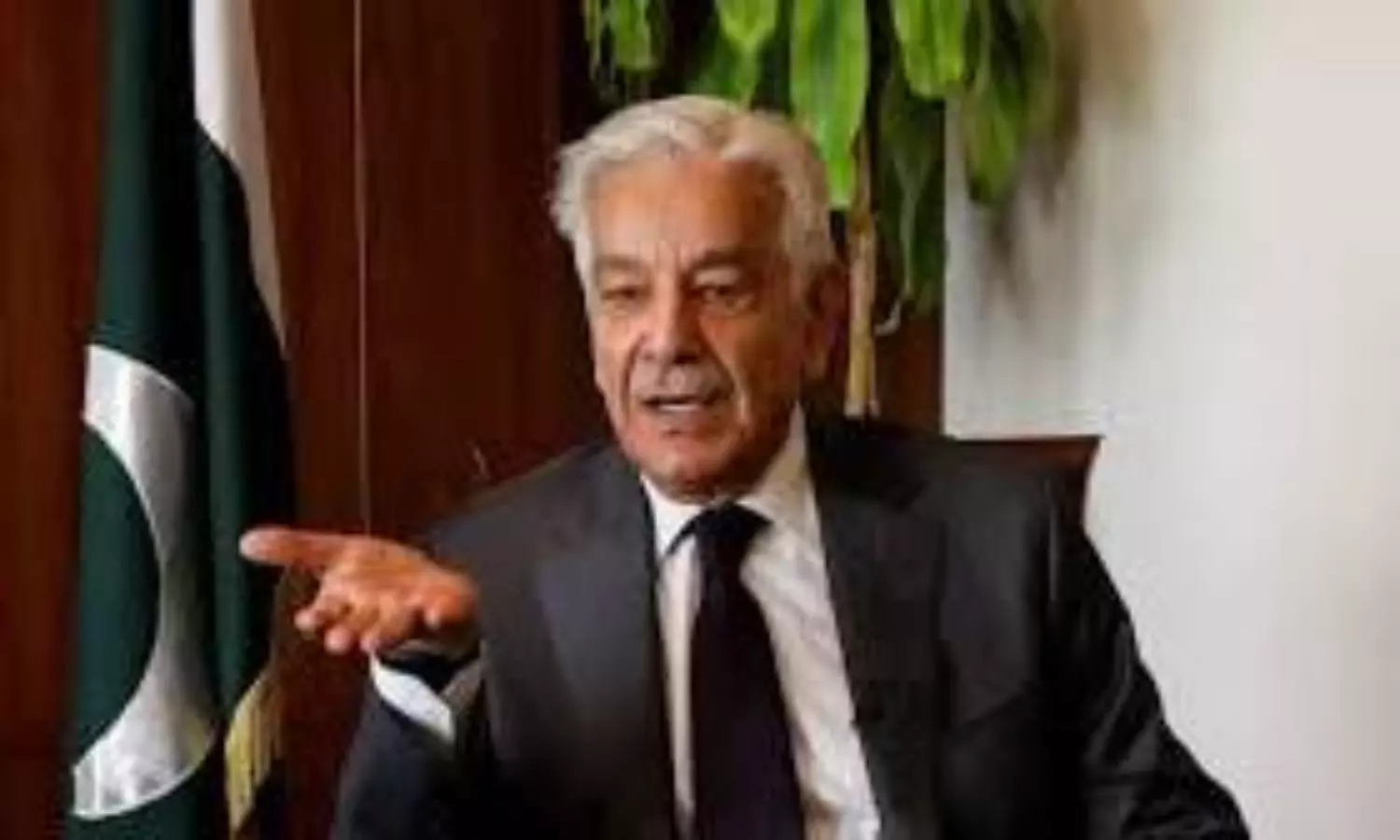 Pak defence minister