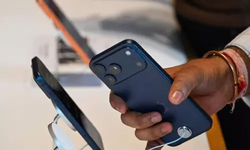 Govt refutes report on forcing smartphone makers to share source code