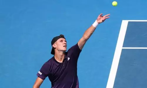 Jakub Mensik beats Sebastian Baez to lift Auckland Classic title