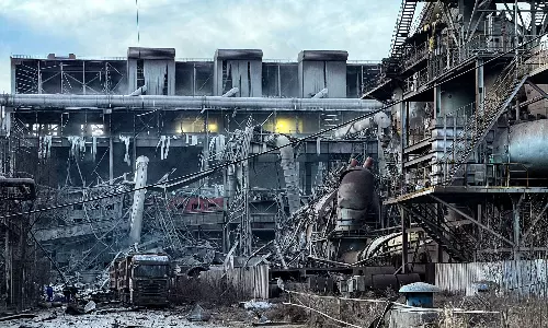 2 killed, 66 injured in massive blast at steel plant in China