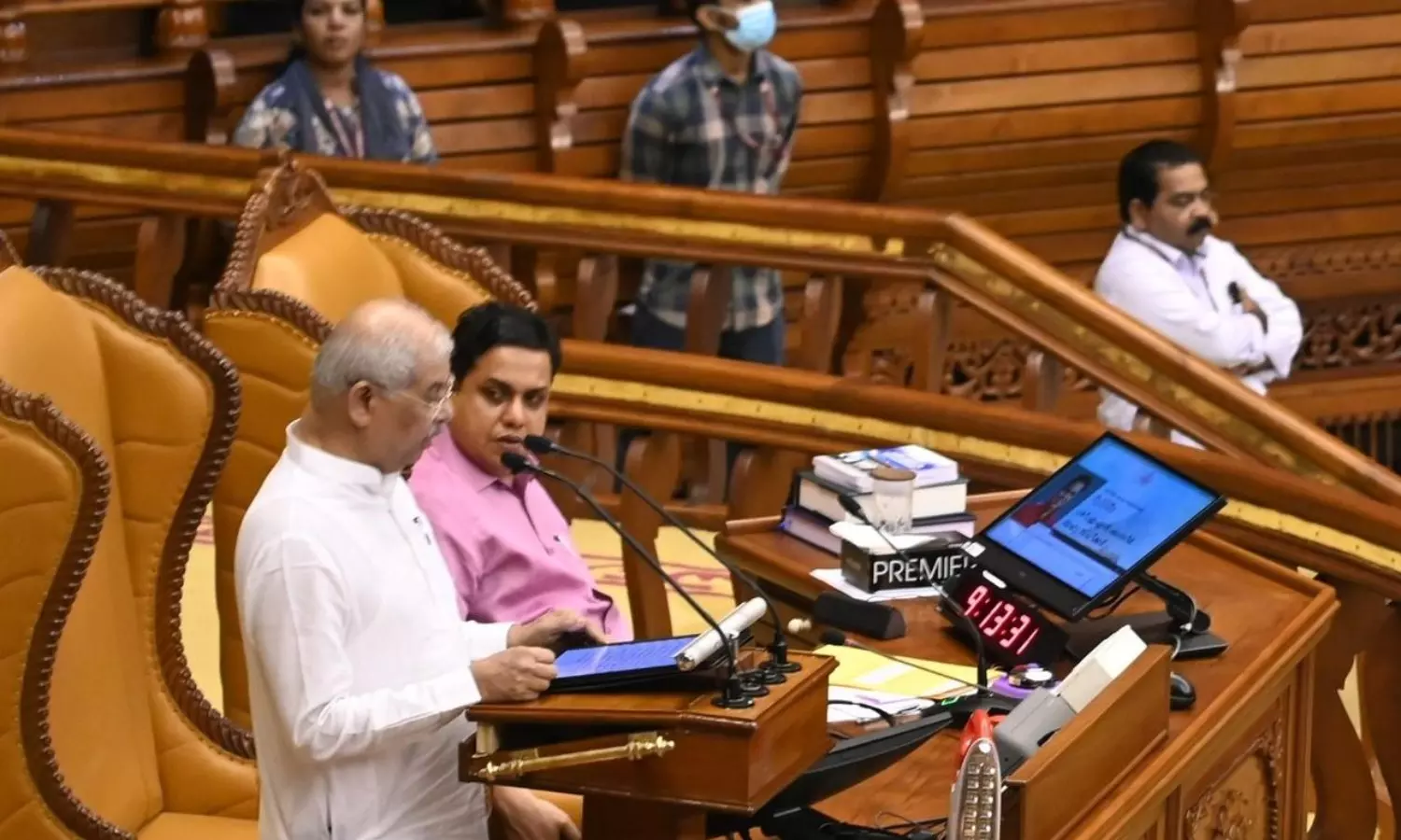 Governor Arlekars policy speech  blames Centre for Keralas financial distress