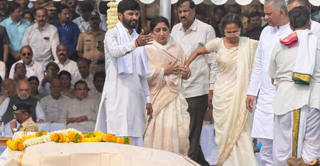 Ajit Pawar’s last rites held with full state honours