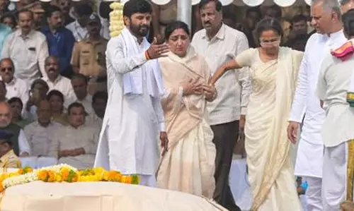 Ajit Pawar’s last rites held with full state honours