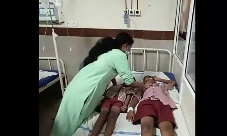 38 students hospitalised after mid-day meal at Telangana govt school 38 students hospitalised after mid-day meal at Telangana govt school