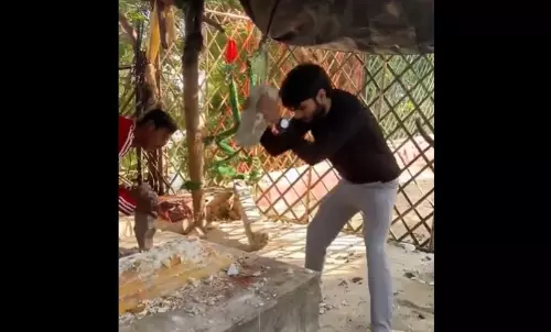 Hindutva extremists destroy Muslim shrine in Delhi’s Yamuna Ghat