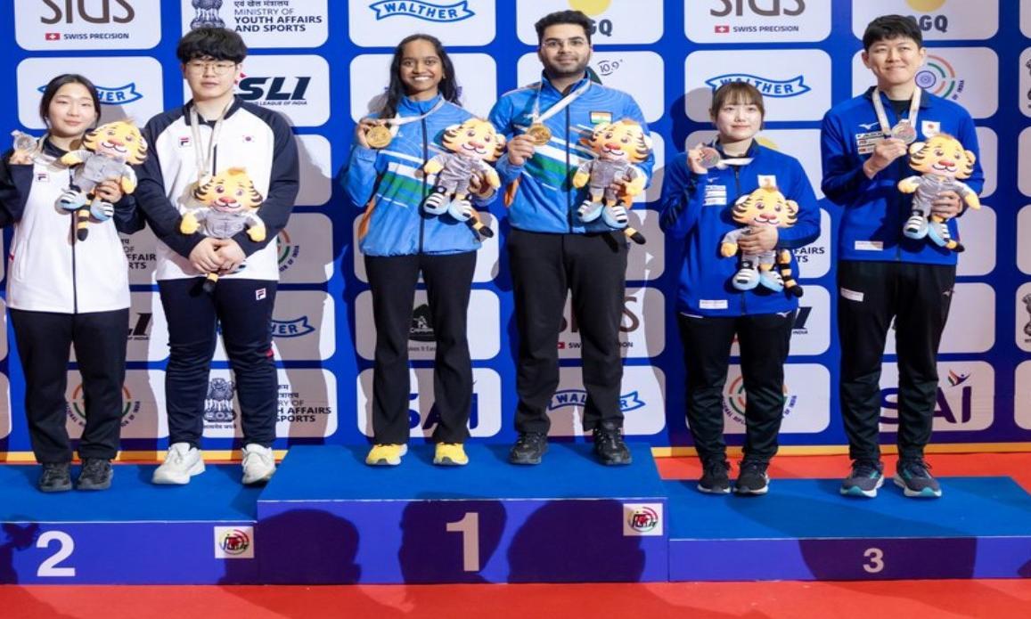 Elavenil, Arjun mixed team air rifle gold at Asian Shooting C'ships