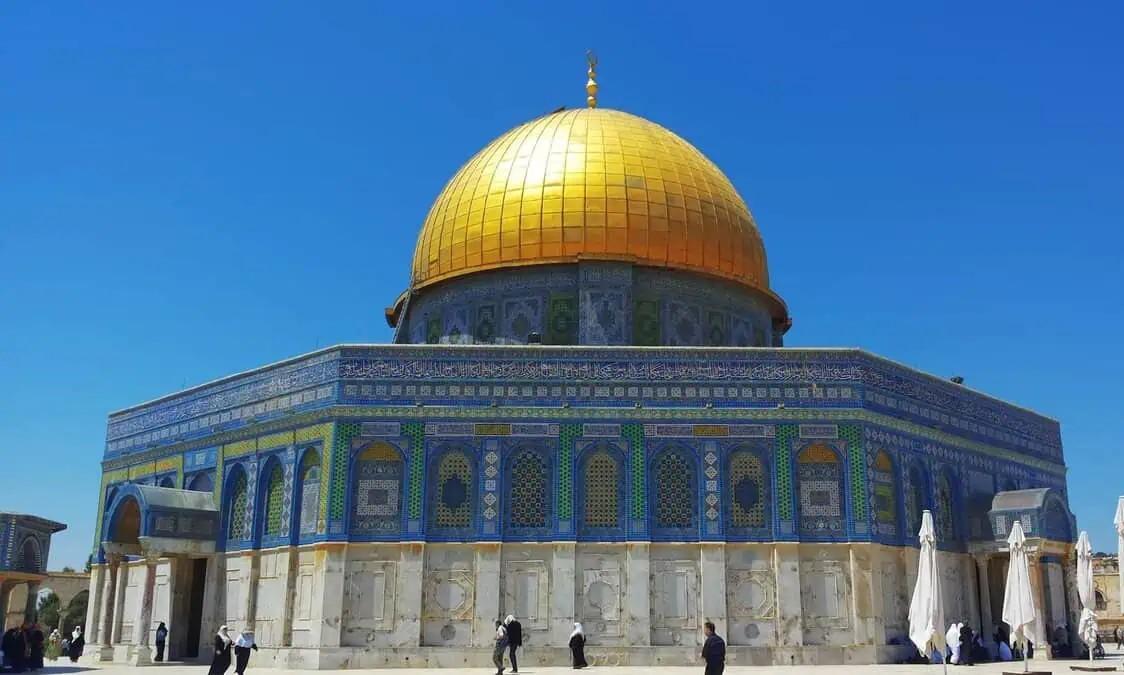 Israel bars Palestinians from Al-Aqsa Mosque ahead of Ramadan