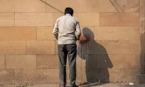 Supreme Court warns against chewing pan masala, gutka, tobacco and spitting in premises