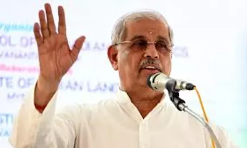 Resistance to Hindi in South India due to Urdu-Persian words: Arlekar