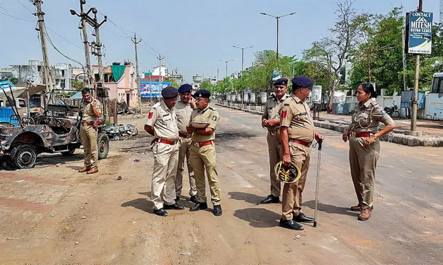 Violence grips MP town: Video shows stones pelted at mosque