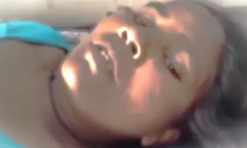 Unbearable labour pain: UP woman cuts open belly with kitchen knife