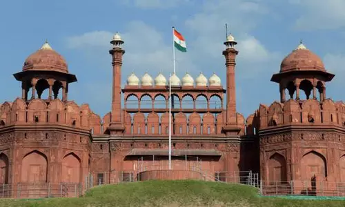Explosion threat: Delhi admin heightens security around Red Fort Explosion threat: Delhi admin heightens security around Red Fort