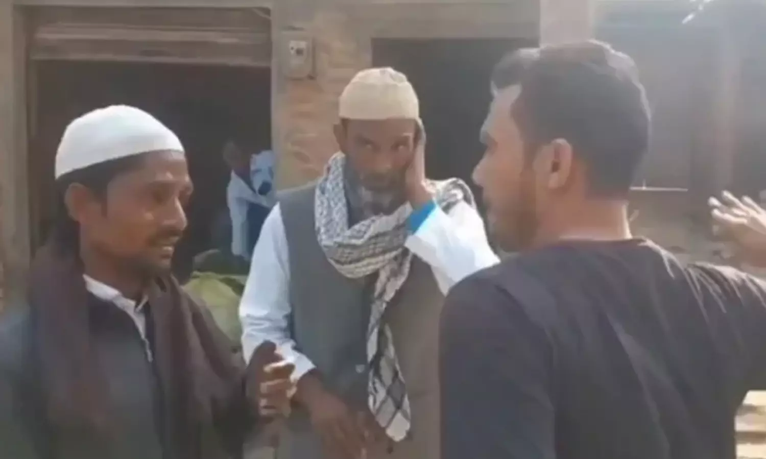 Man mercilessly assaults Muslim elder men in public in Uttar Pradesh